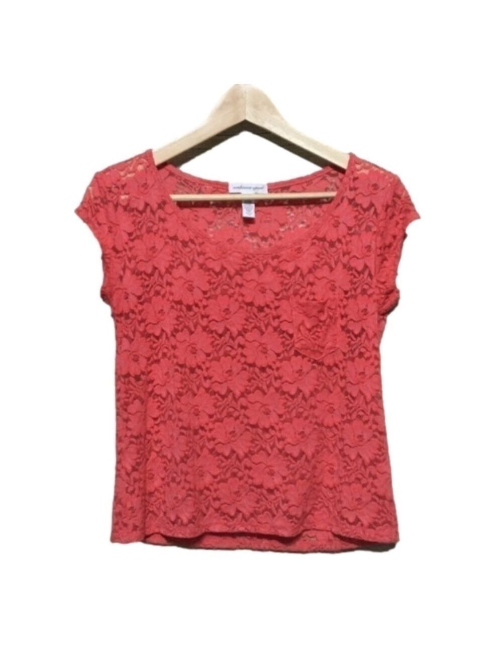 AMBIANCE Apparel scoop neck cap sleeve lace tee size M